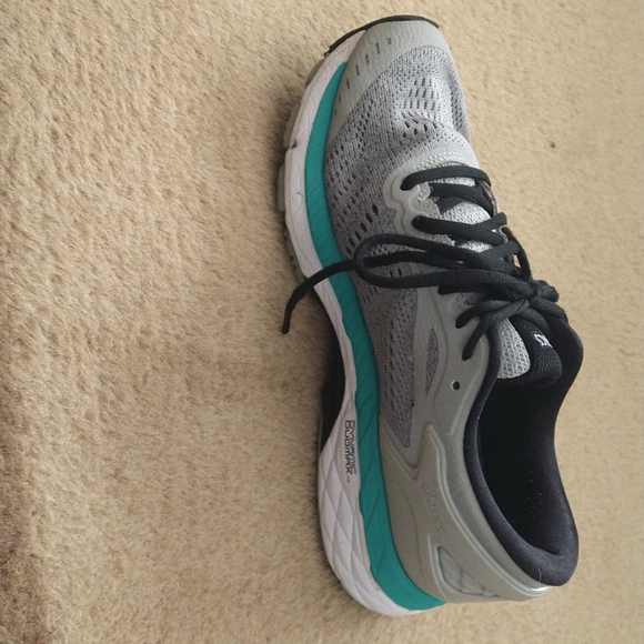 ASICS Gel-Kayano 24 Running Shoes - Picture 3 of 12